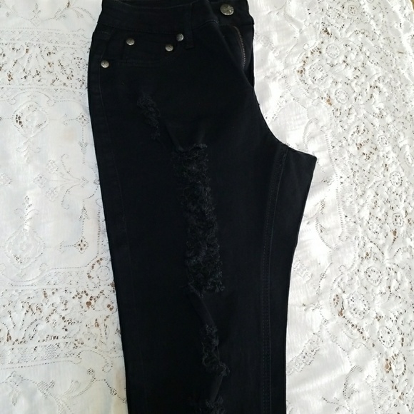 Black torn jeans - Picture 1 of 5